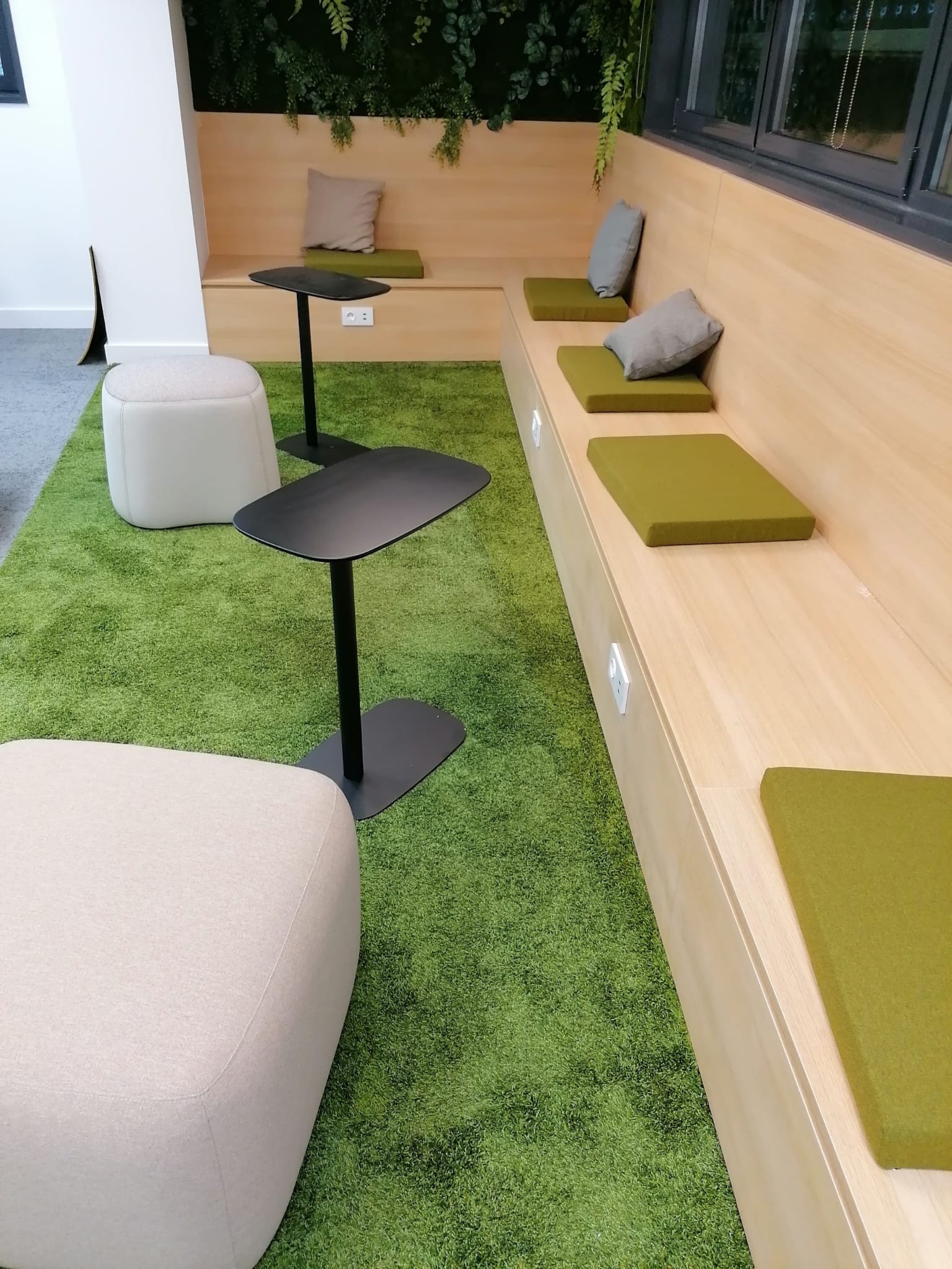 Instalación de suelo en oficina - Barcelona