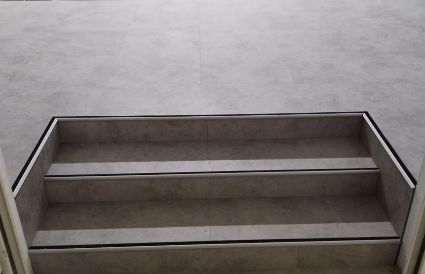 Instalación de suelo en oficina - Madrid