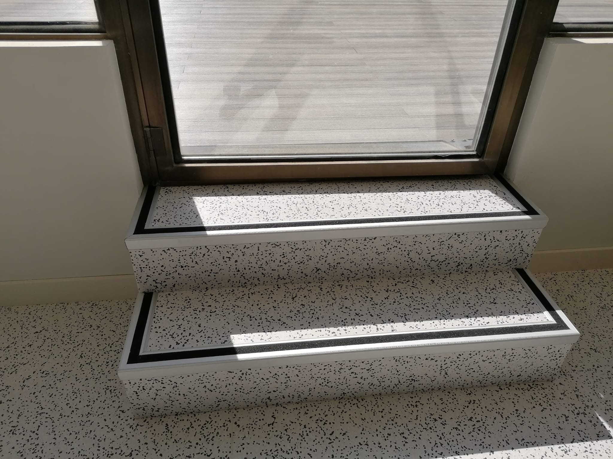 Instalación de suelo en oficina - Madrid